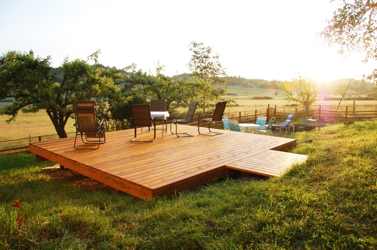 Choosing The Right Deck For Your Wine Country Backyard