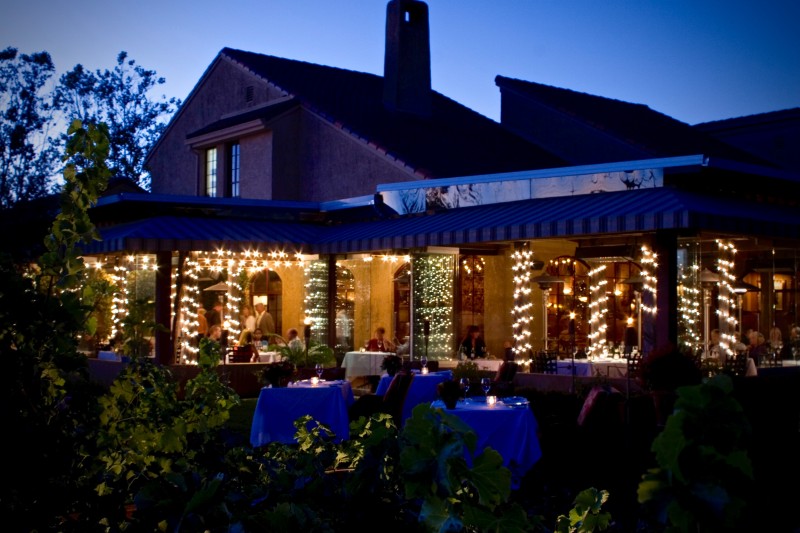 Patio dining at John Ash & Co. (Photo courtesy of Vintners Inn)