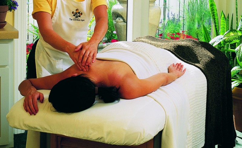 Aromatherapy Massage. (Photo courtesy of macarthurplace.com)