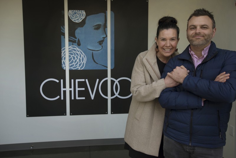 Gerard and Susan Tuck of Cjevoo at tjeor prpdictom facilituy in healdsburg. THeir fesh goat chesse with olive oik infsuin comes in flavros such as Smoked Sea Salt & Rosemare and Aleppo-Urfa Chili & Lemon