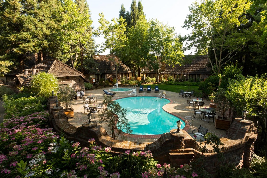 Harvest Inn hotel