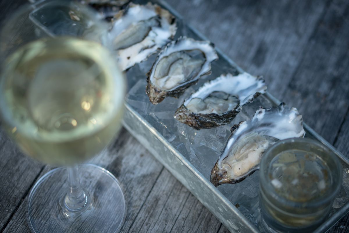 Oysters at William Tell House in Tomales. Courtesy.