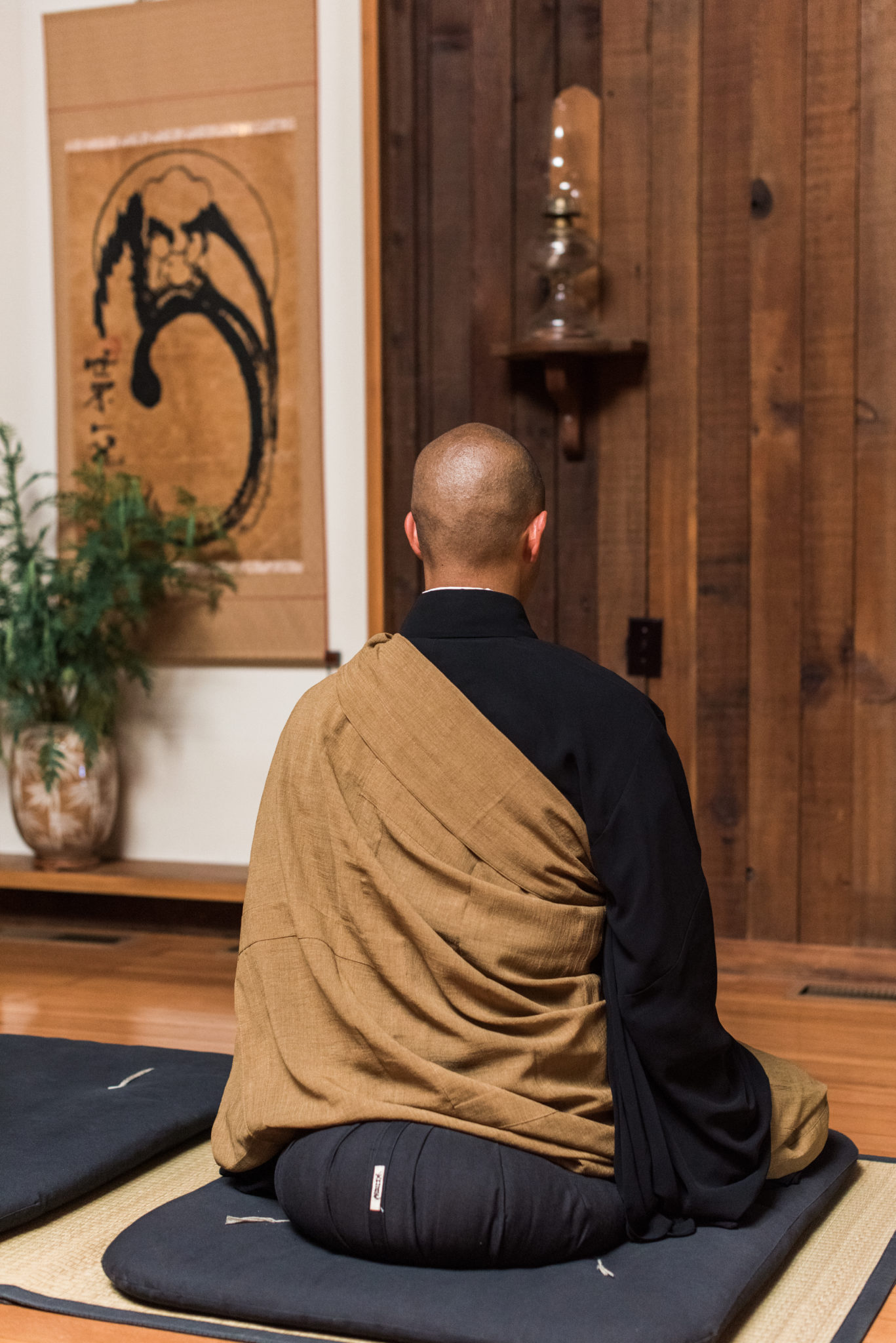 Nyoze in meditation hall.