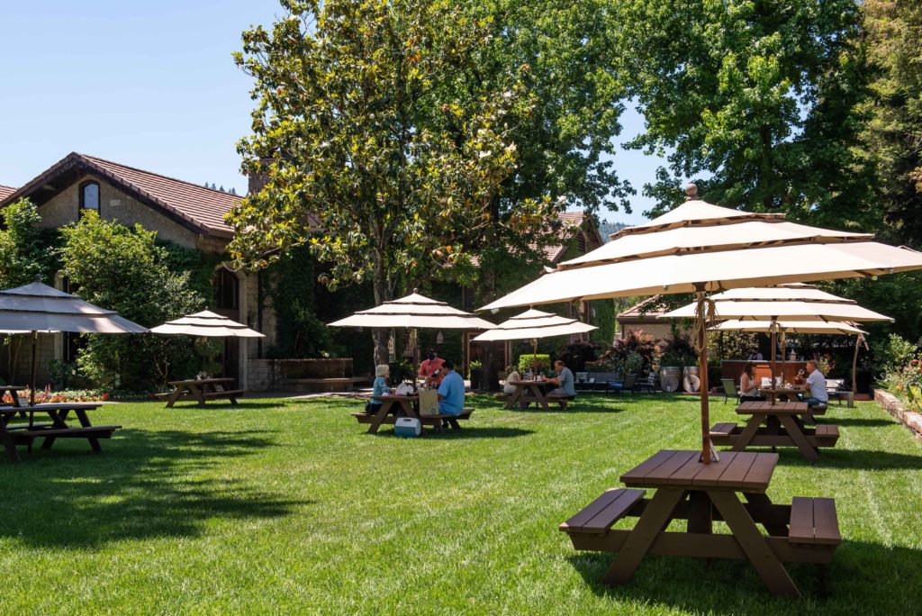 Tastings on the lawn at Dry Creek Vineyard in Healdsburg. (Dry Creek Vineyard)