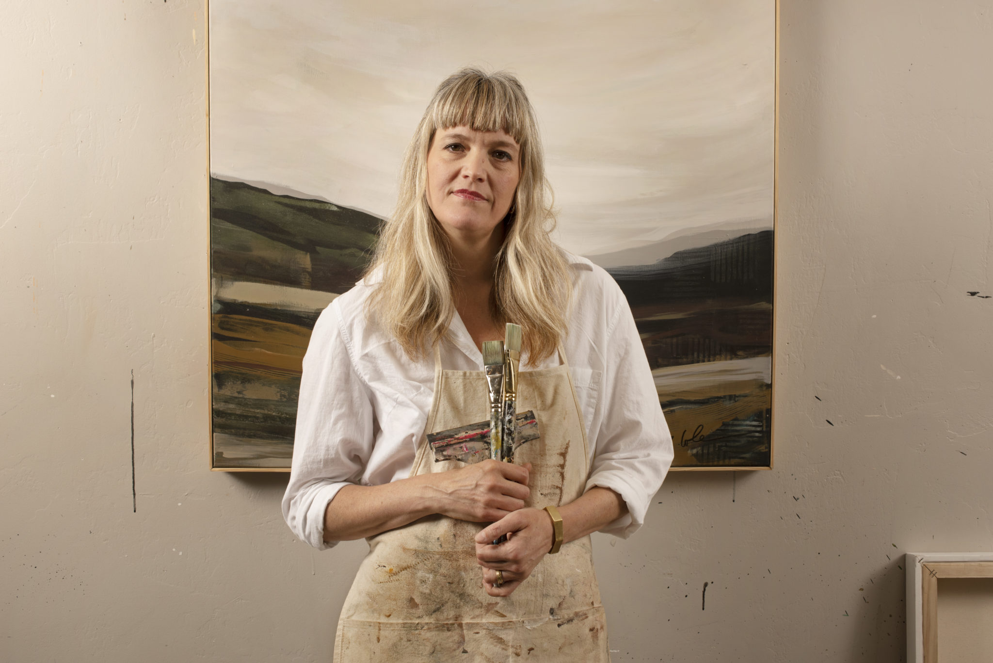 Landscape painter Alex Cole at her home studio in Sonoma, California. January 12, 2021. (Photo: Erik Castro/for Sonoma Magazine)