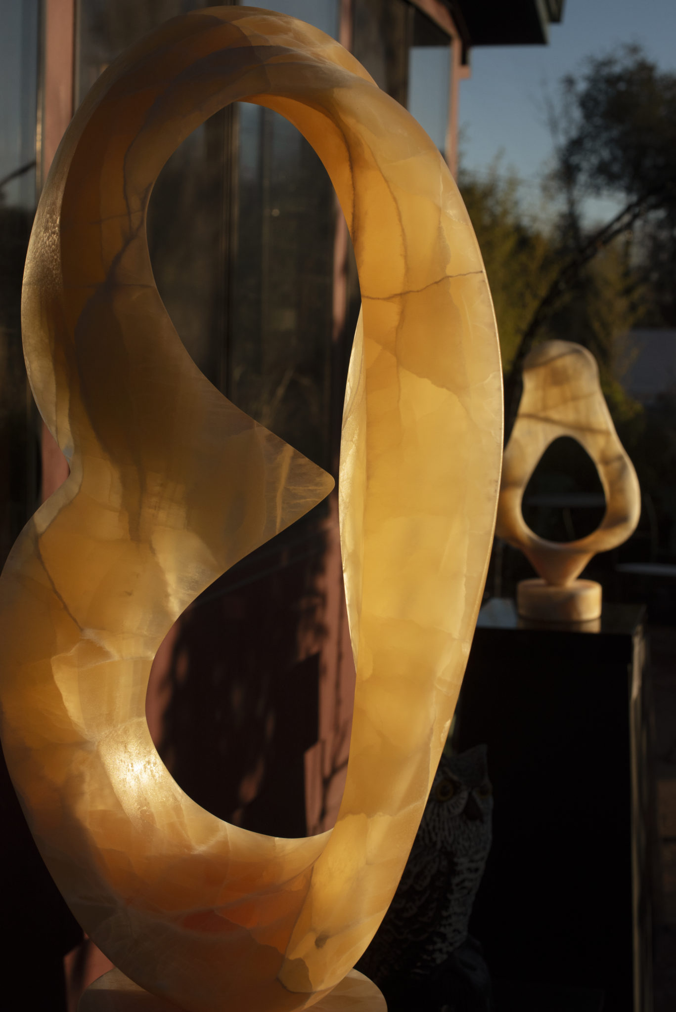A piece titled ERIT made of Utah calcite by stone sculptor T Barny at sculpture garden in Healdsburg, California on January 14, 2021. (Photo: Erik Castro/for Sonoma Magazine)