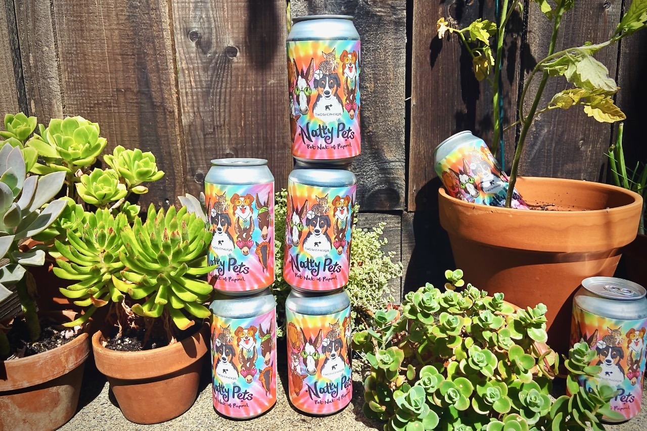 Dogs on wine label of Natty Pets