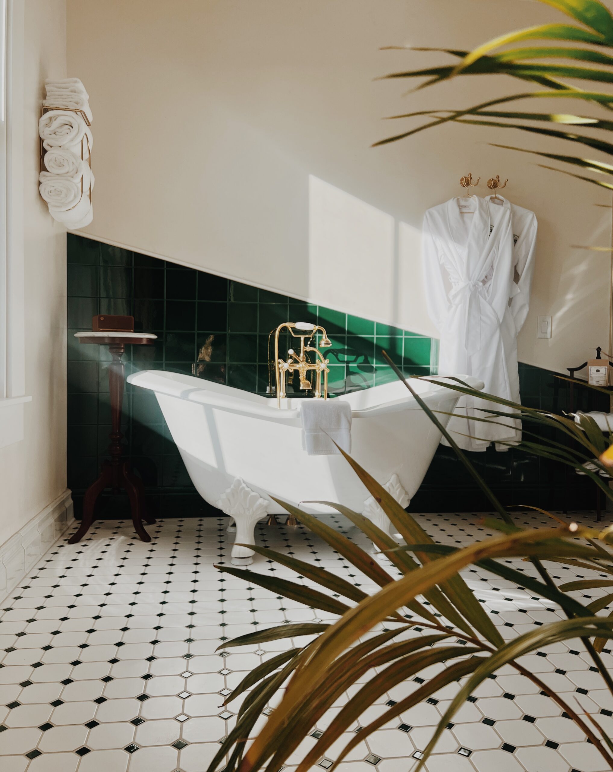 Guest bath at Nicholson House in Mendocino. (Nicholson House)