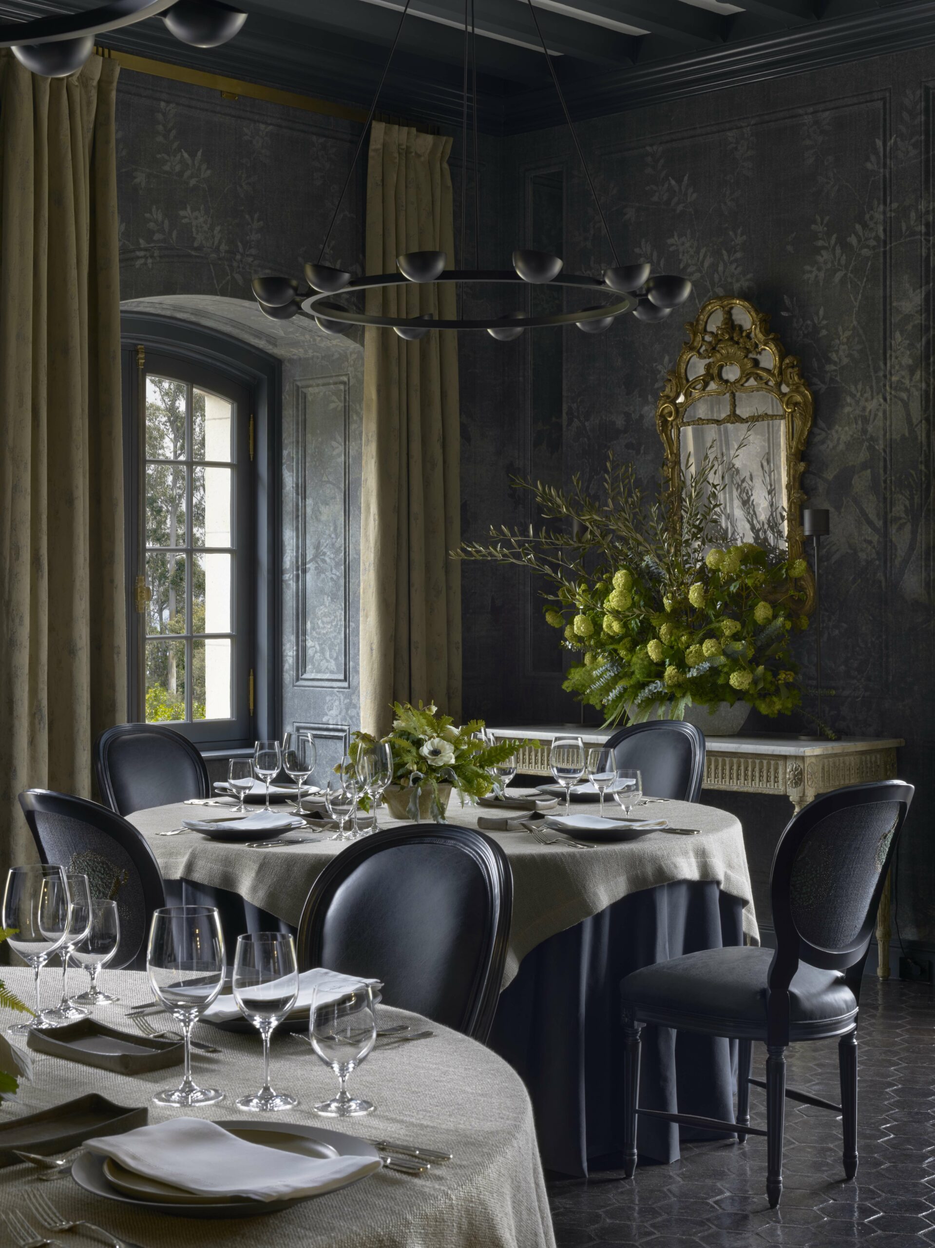 The dining room at Jordan Vineyard & Winery in Healdsburg. (Jose Manuel Alorda)