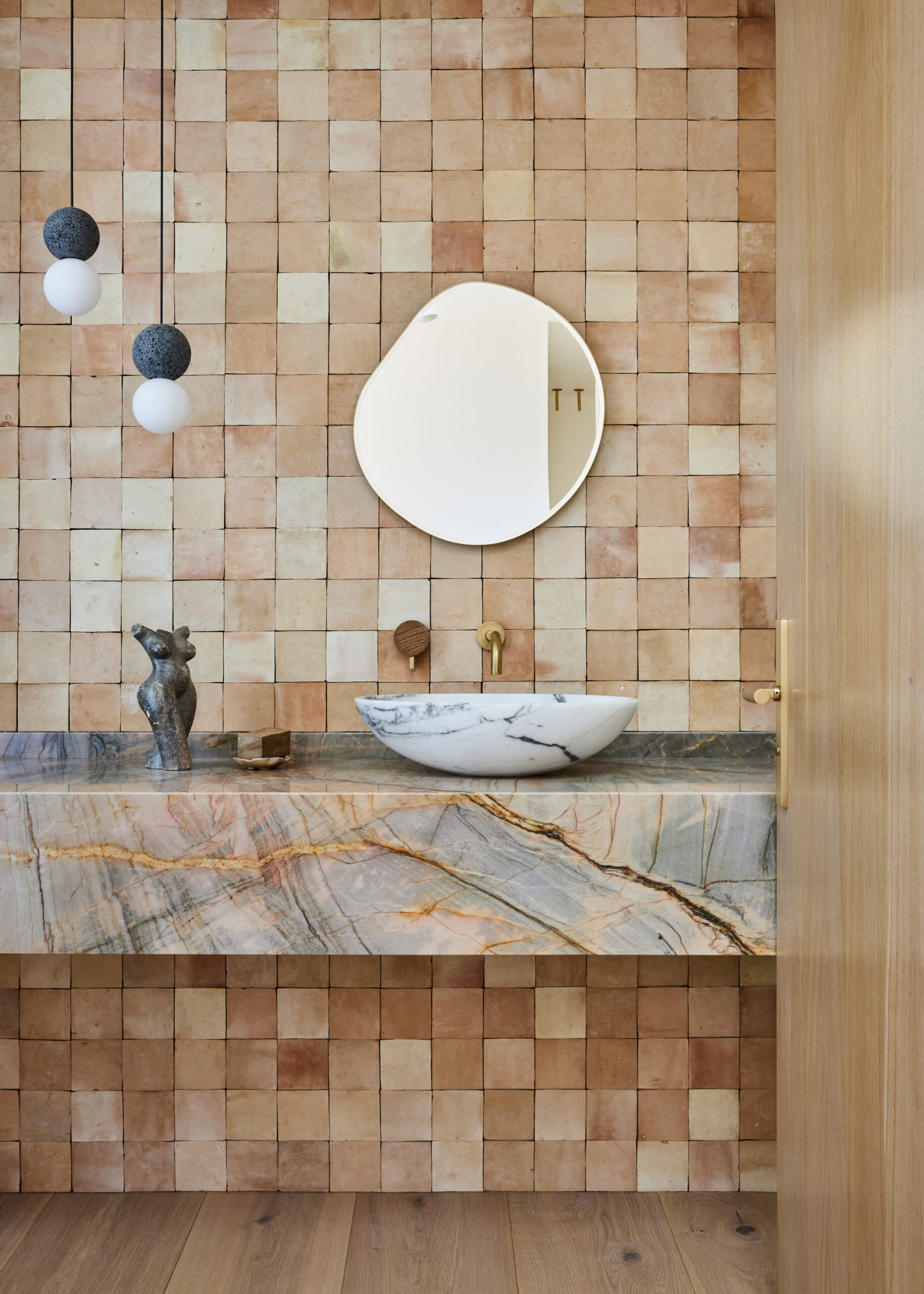 This bathroom is stunningly rich in shapes and texture. (Nicole Franzen)