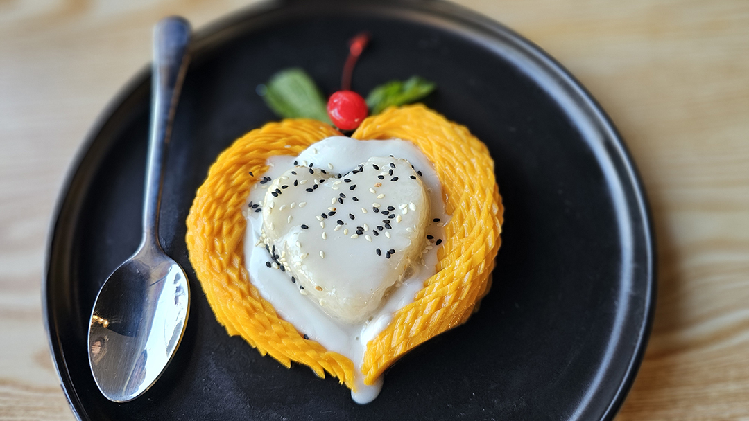 Mango Sticky Rice at Thai House Noodle Soup in Santa Rosa. (Heather Irwin/Sonoma Magazine)