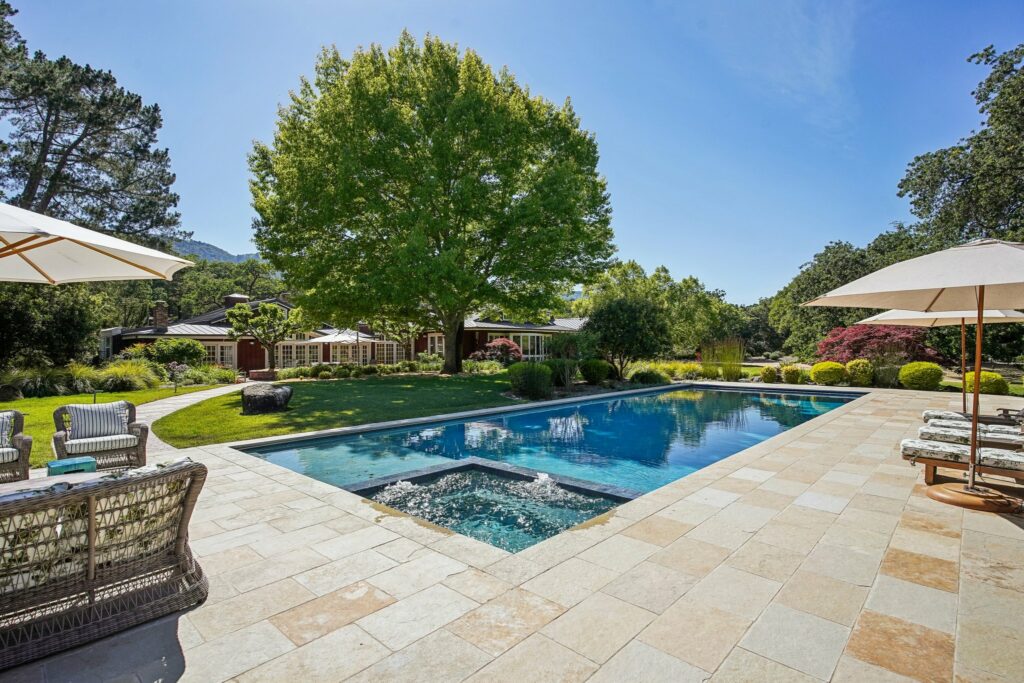 Pool and spa. (Zillow Media Experts / Sotheby’s International Realty)