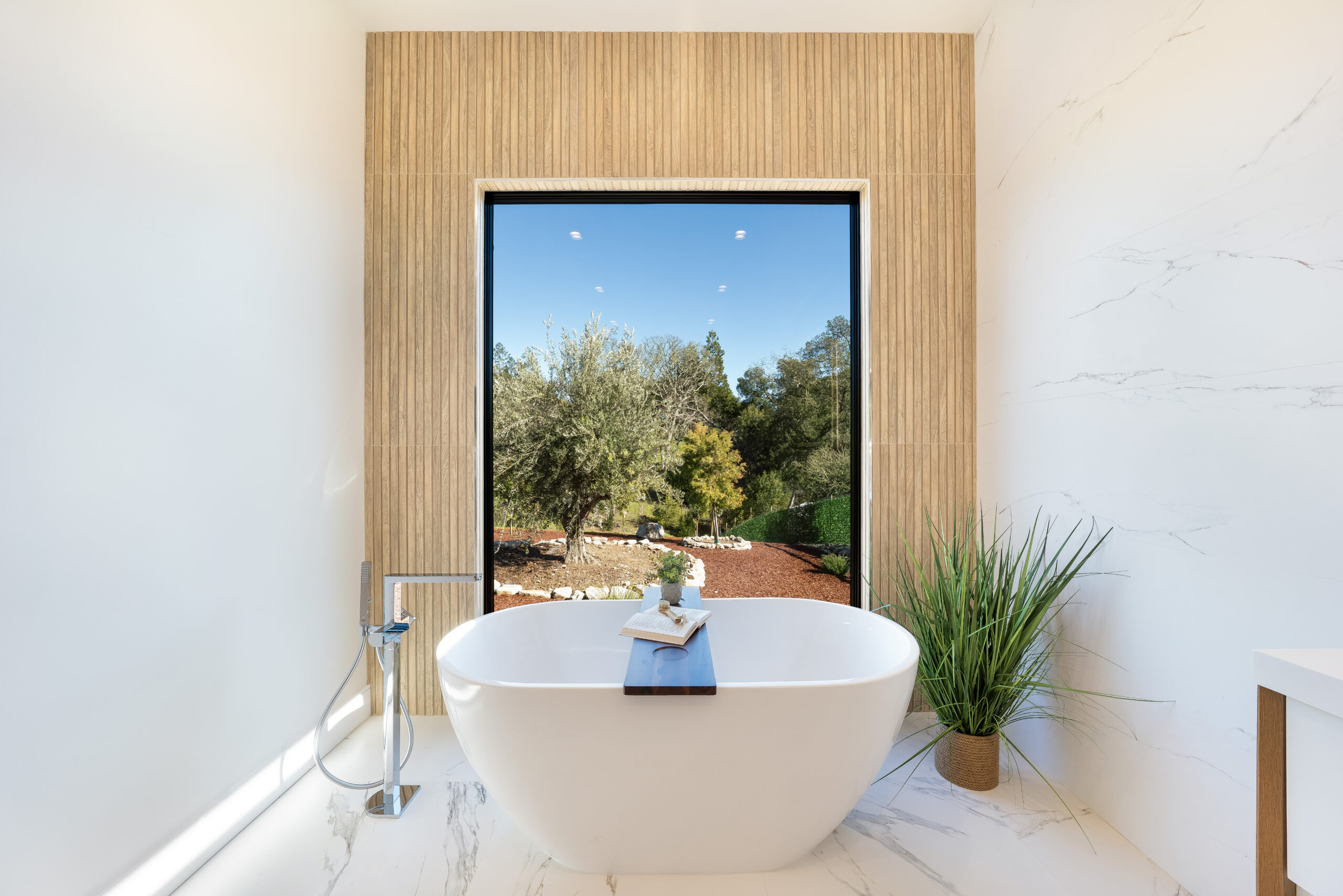 Bathroom. (Ned Bonzi)