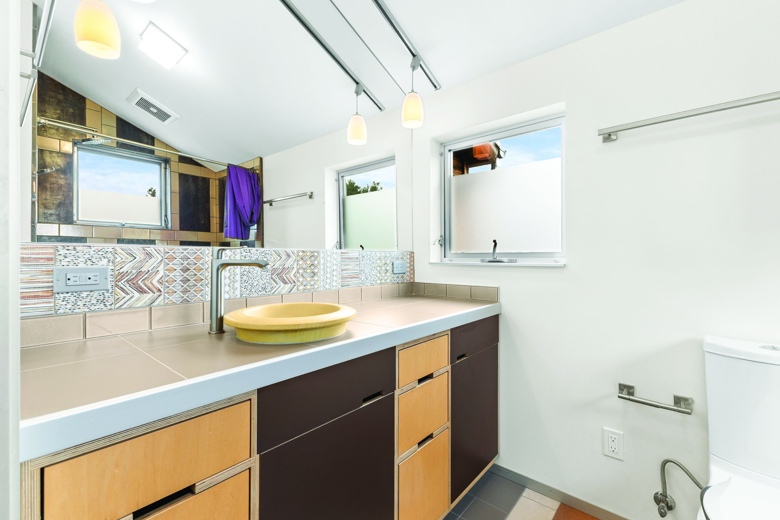 Bathroom. (Digital Twinners)