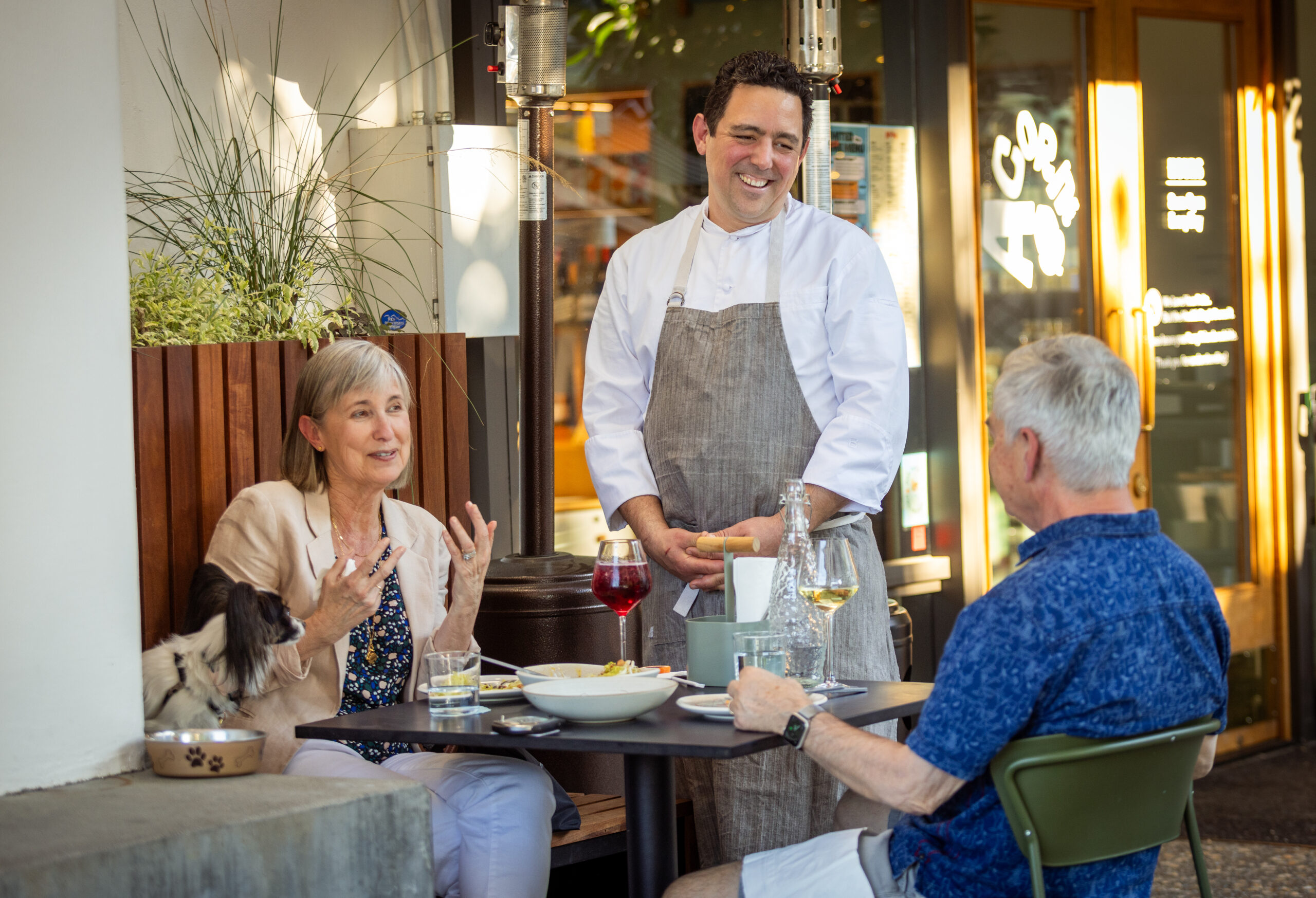 Juju’s chef Jason Pringle chats with locals