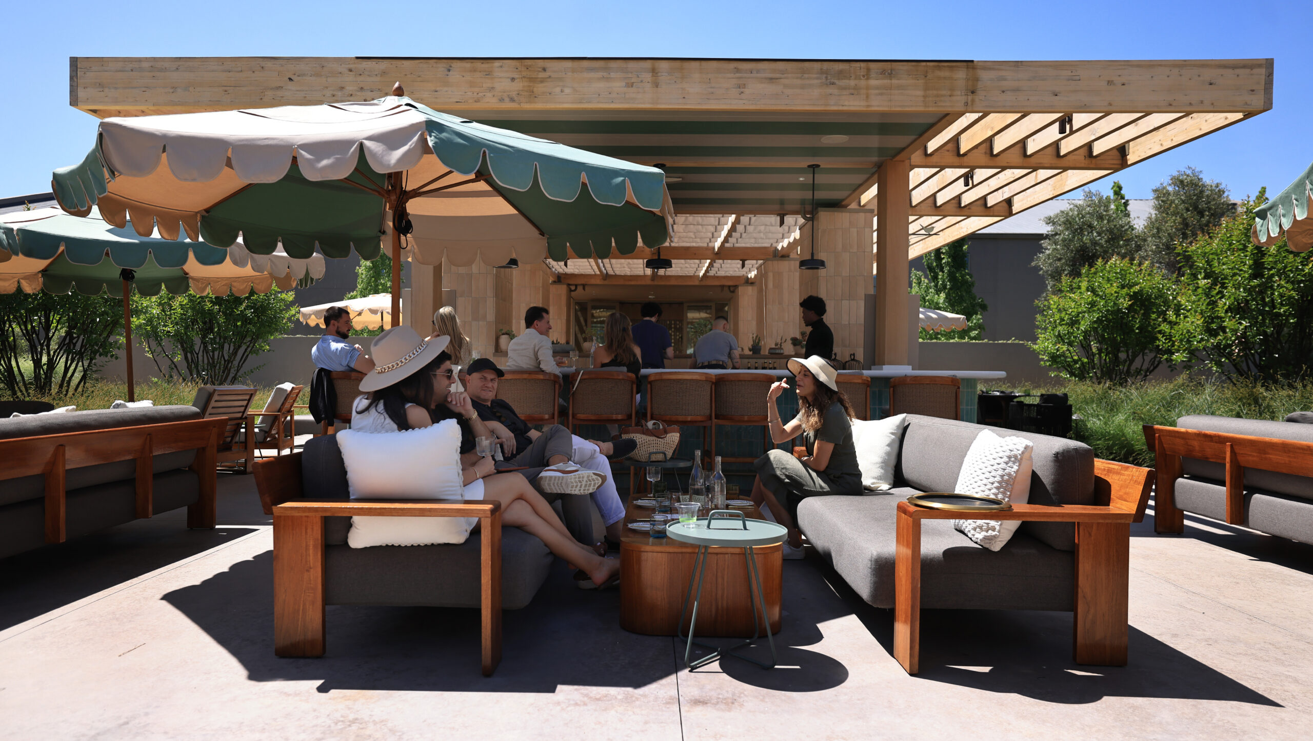 Sonoma and Napa Wineries Embrace Happy Hour With Casual Tastings, Food Trucks