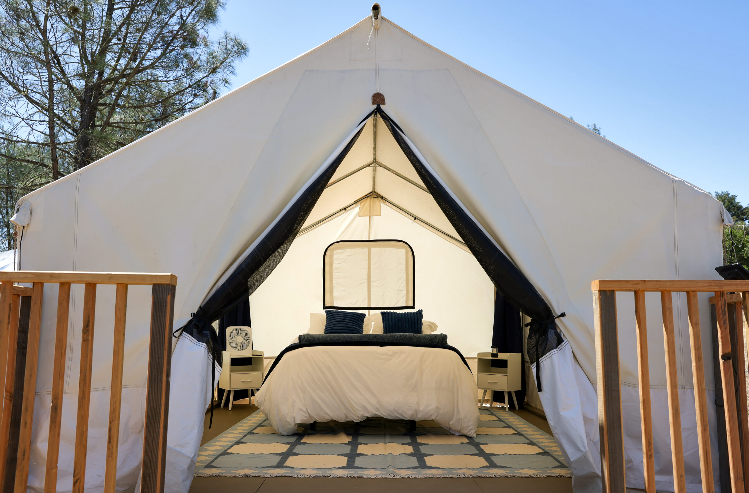 outdoor glamping tent