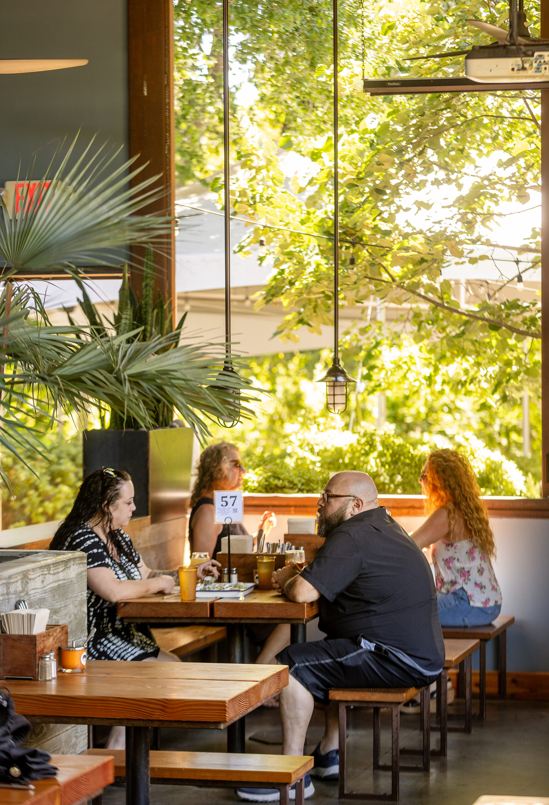 Handline dining room